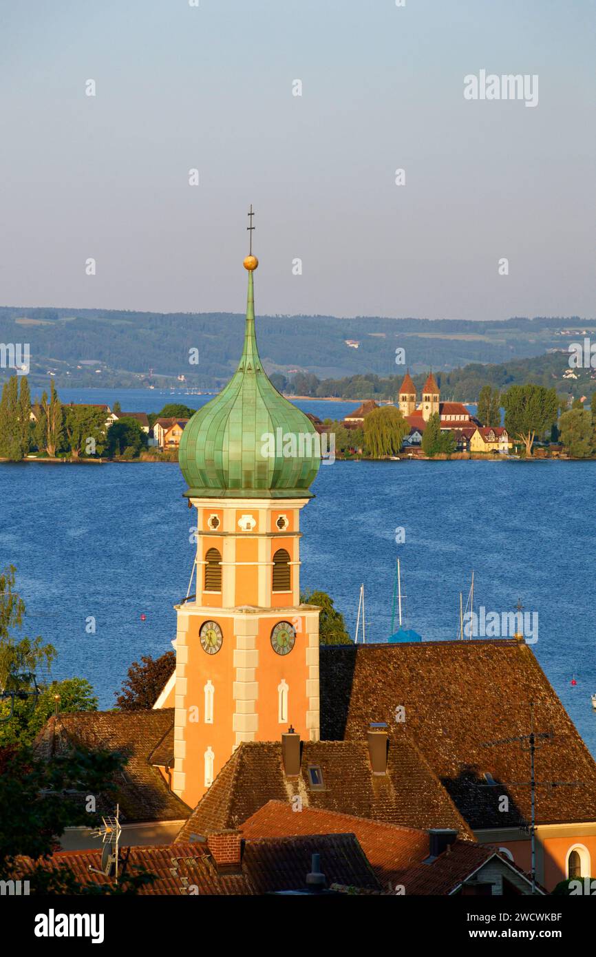 Allemagne, Bade Wurtemberg, Lac de Constance (Bodensee), vue sur l'église Allensbach et le lac de Constance, l'île Reichenau et St Pierre avec l'église St Paul à l'arrière classé au patrimoine mondial de l'UNESCO Banque D'Images