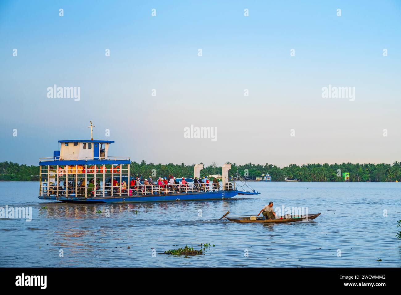 Vietnam, Delta du Mékong, province de Ben Tre, son Phu, ferry vers l'île de long Thanh Banque D'Images