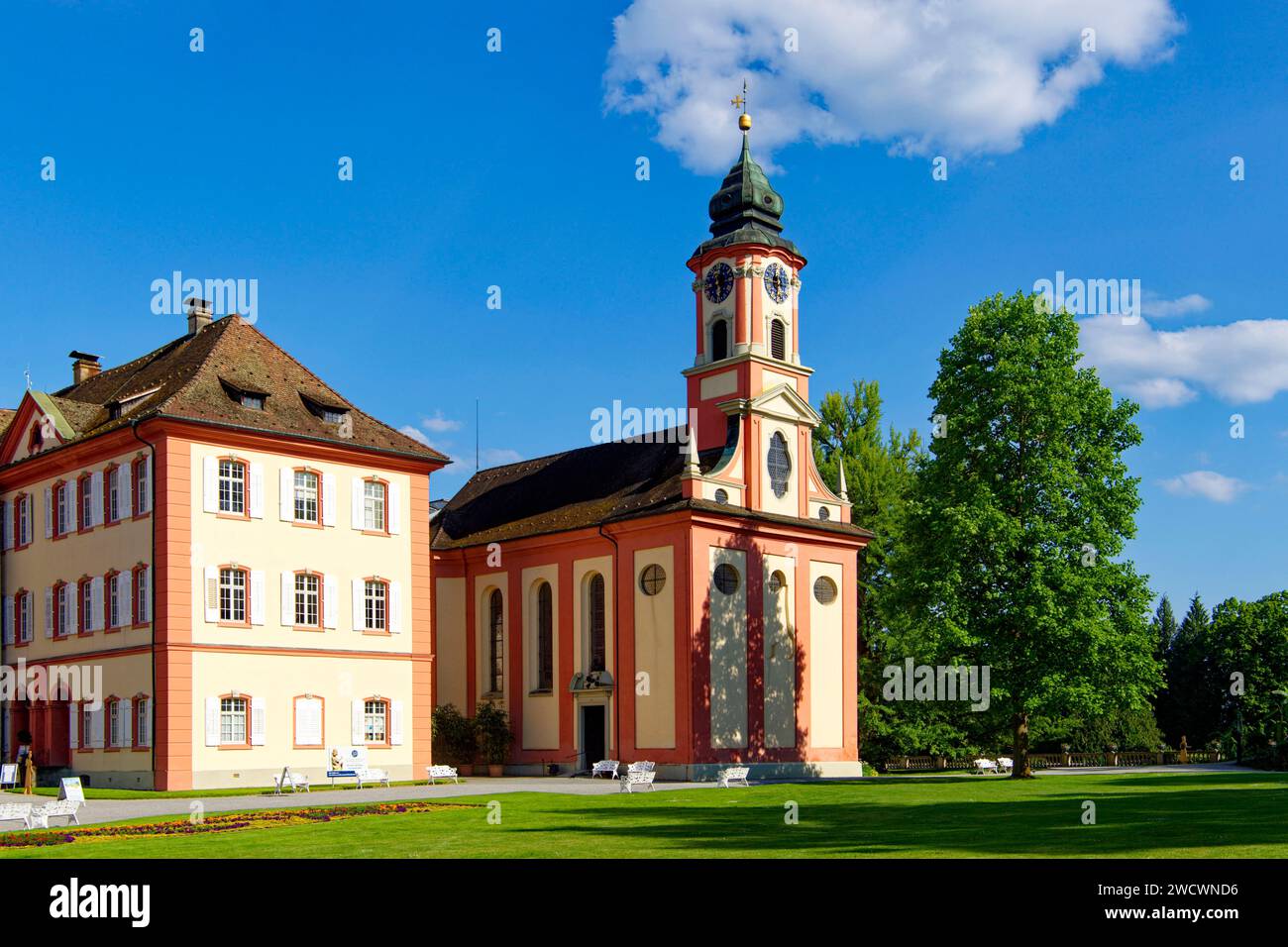 Allemagne, Bade Wurttemberg, lac de Constance (Bodensee), île Mainau, île jardin sur le lac de Constance, château et église Banque D'Images Allemagne, Bade Wurttemberg, lac de Constance (Bodensee), île Mainau, île jardin sur le lac de Constance, château et église Banque D'Images