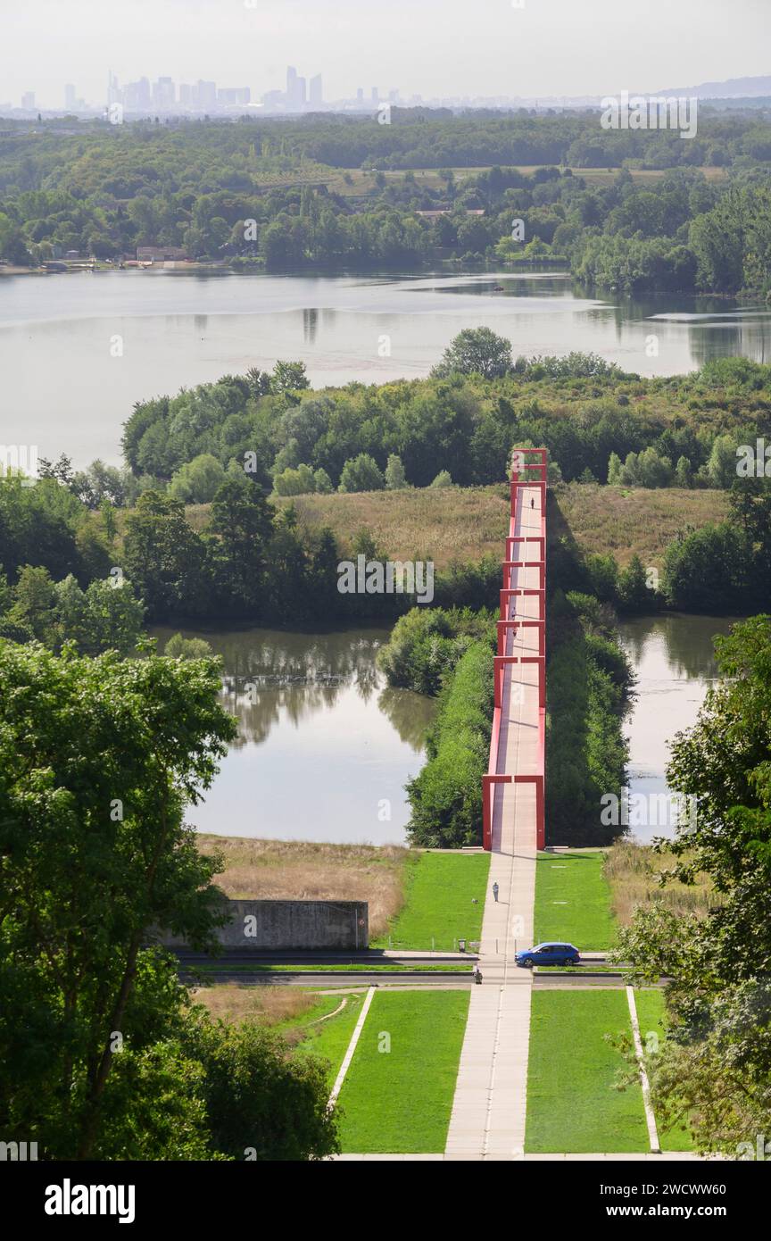 France, Val d'Oise, ville de Cergy, axe majeur, la passerelle Banque D'Images