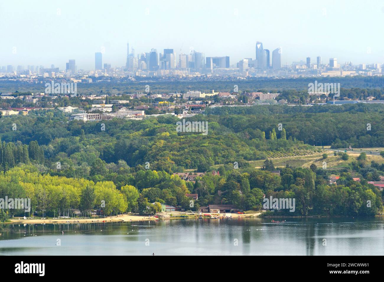 Cergy, Val d'Oise, Cergy-Pontoise, Île de France, France, Europe, axe majeur, Monument, Patrimoine, Patrimoine bâti, architecture, Forêt, Lac, Étang, Skyline, la Défense, Panorama, Paysage urbain, Paysage, Paris Banque D'Images