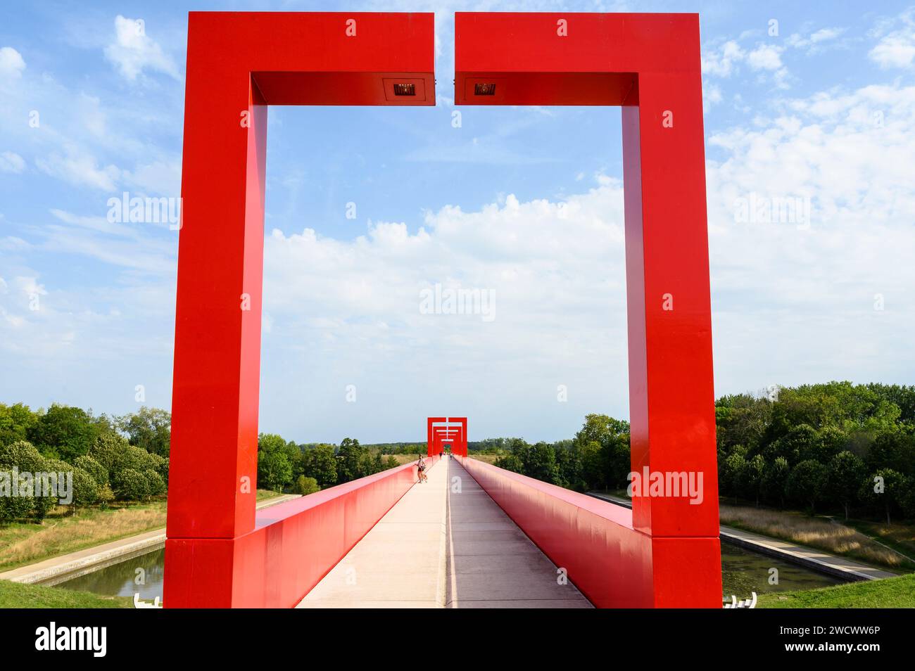 France, Val d'Oise, ville de Cergy, axe majeur, la passerelle Banque D'Images