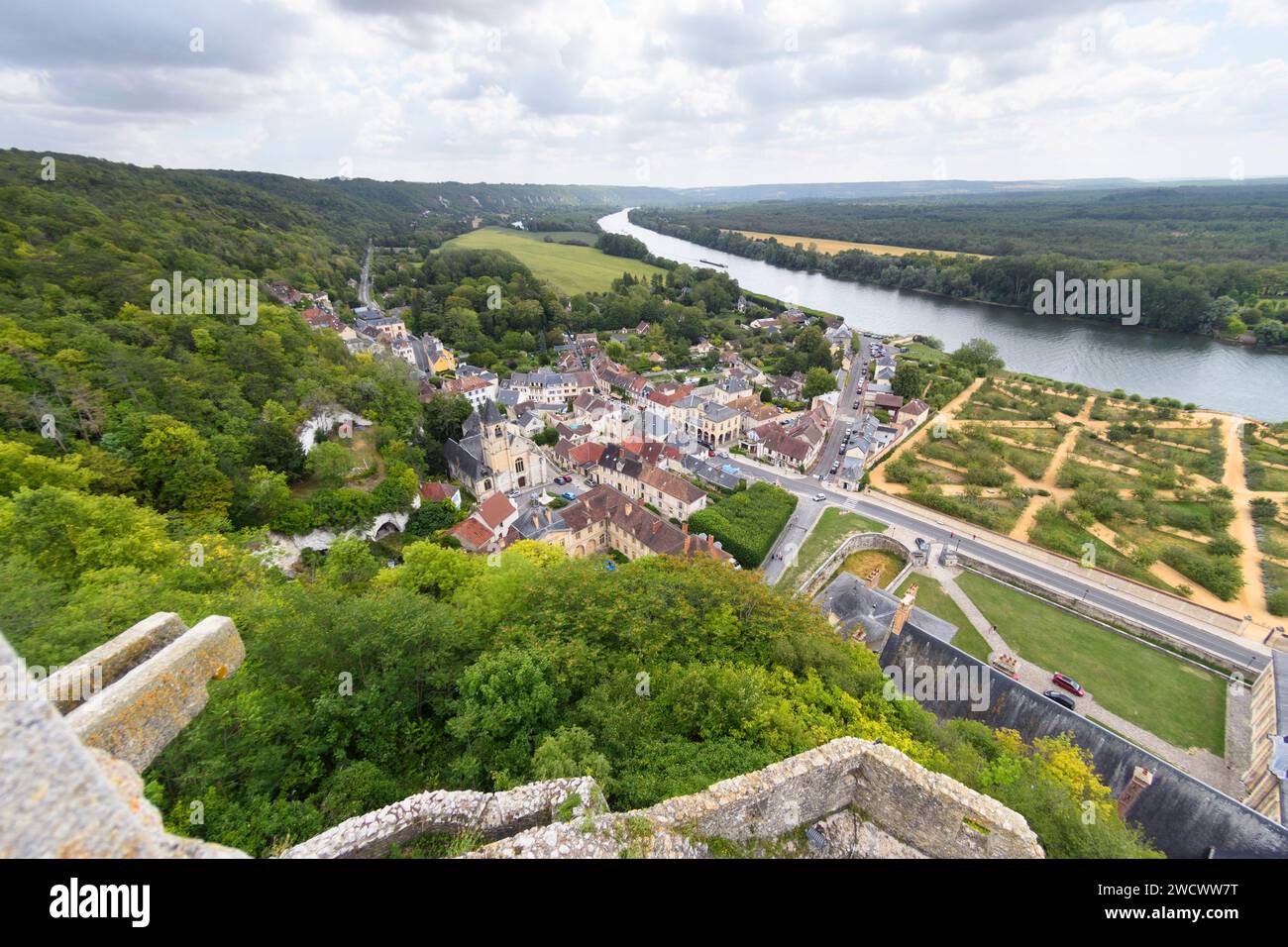 Région Ile de France, Val d'Oise, la Roche-Guyon, vue sur village, Seine et rivière Vallet Banque D'Images