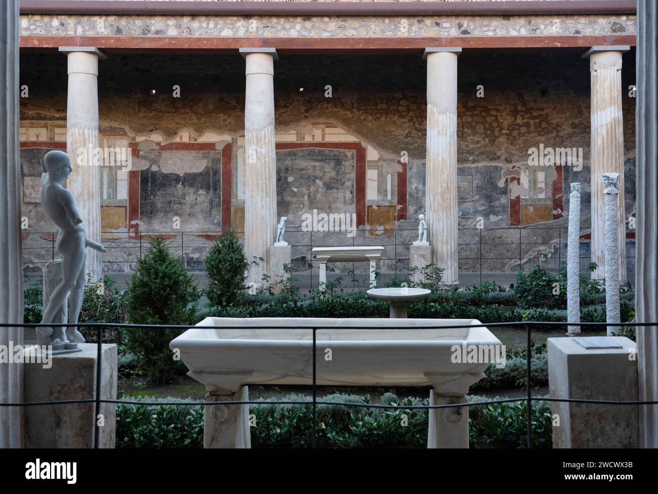 Italie, Campanie, la baie de Naples, Pompéi, Atrium et péristyle de la maison Vettii Banque D'Images