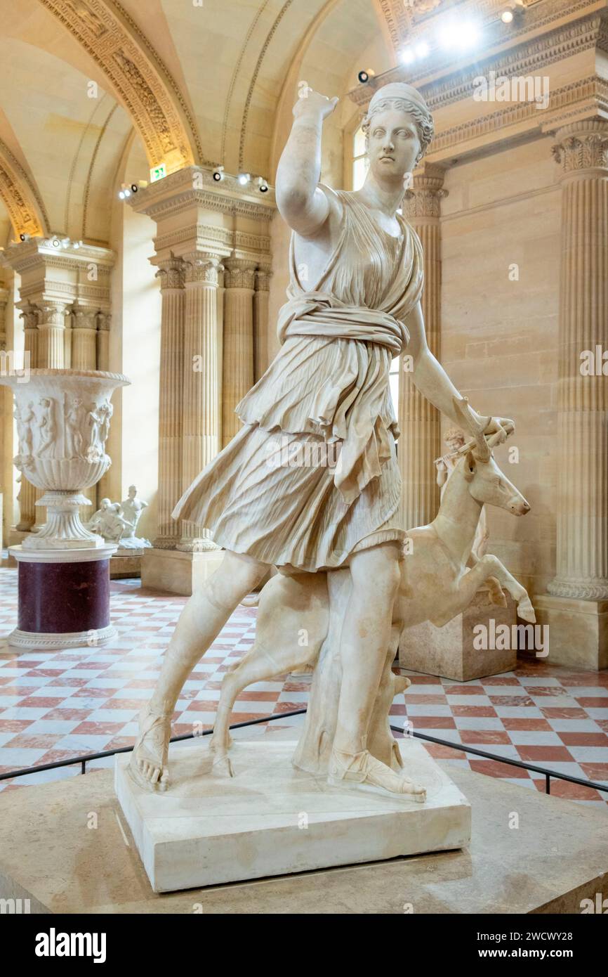 France, Paris, musée du Louvre, antiquités grecques, art classique et hellénistique, Artémis surnommée la déesse de la chasse, dite Diane de Versailles Banque D'Images