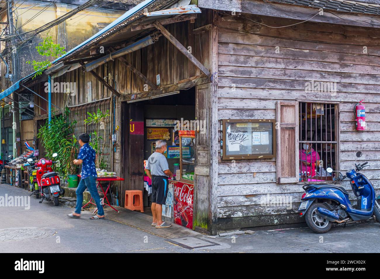 Thaïlande, Chanthaburi, rue principale de Chanthaboon Waterfront Community bordée de bâtiments historiques Banque D'Images