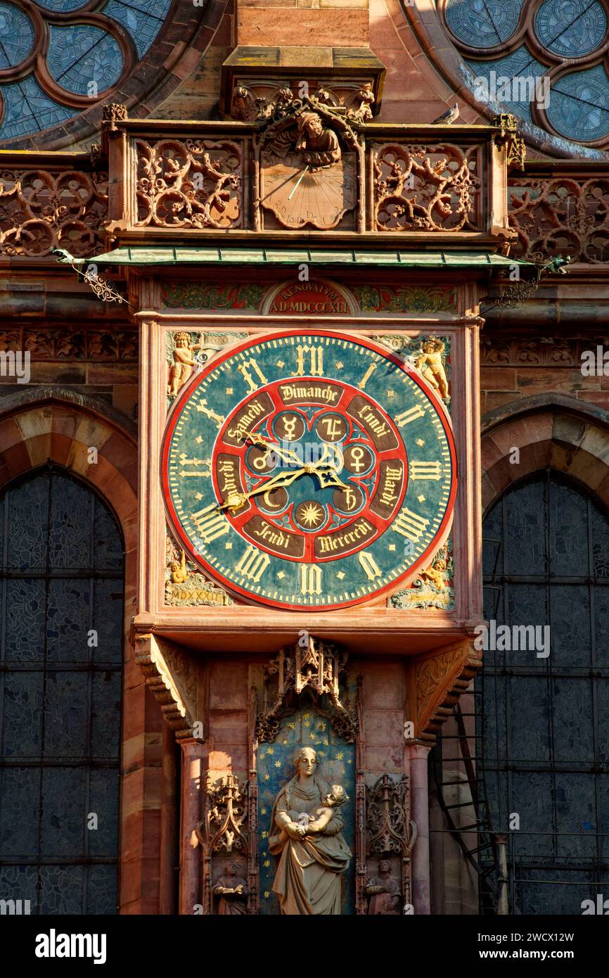 France, Bas Rhin, Strasbourg, vieille ville classée au patrimoine mondial de l'UNESCO, Cathédrale notre Dame, horloge astronomique Banque D'Images