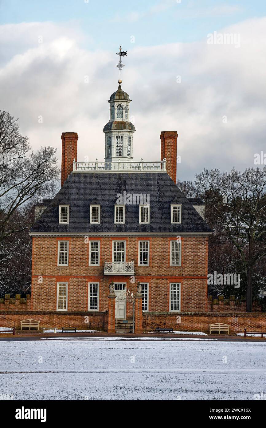 Palais du Gouverneur, 1706, site historique, neige, bâtiment en briques, colonial, muret bas, architecture symétrique, reconstruction du renouveau colonial, 1934, ste Banque D'Images