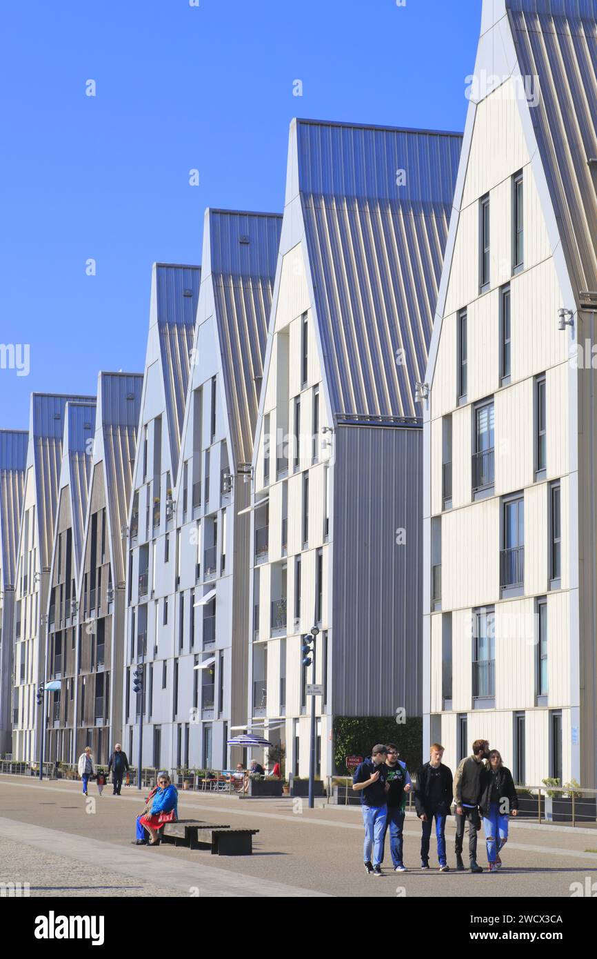 France, Nord, Dunkerque, Grand large éco-quartier construit sur les anciens chantiers de France, immeubles résidentiels conçus par les architectes ANMA (Agence ni Banque D'Images