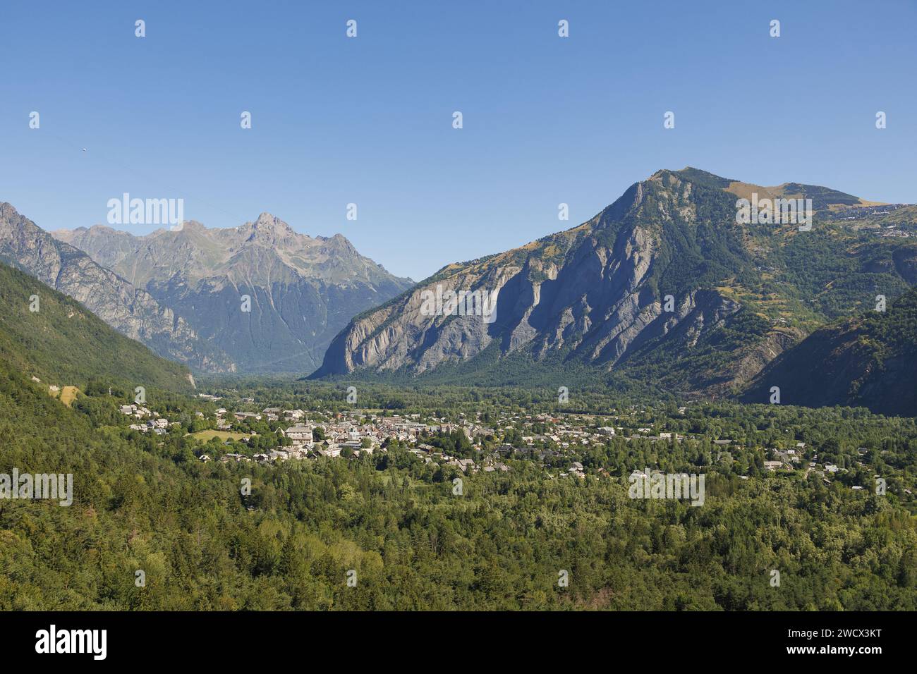 france, Isère (38), l'Oisans, le Bourg-d'Oisans, Parc National des Ecrins (vue aérienne) Banque D'Images