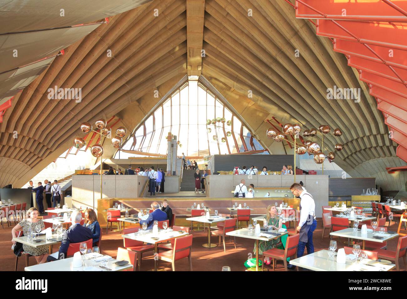 Australie, Nouvelle-Galles du Sud, Sydney, Bennelong point, Opéra de Sydney, restaurant Bennelong situé dans l'Opéra de Sydney et conçu par l'architecte danois Jørn Utzon Banque D'Images