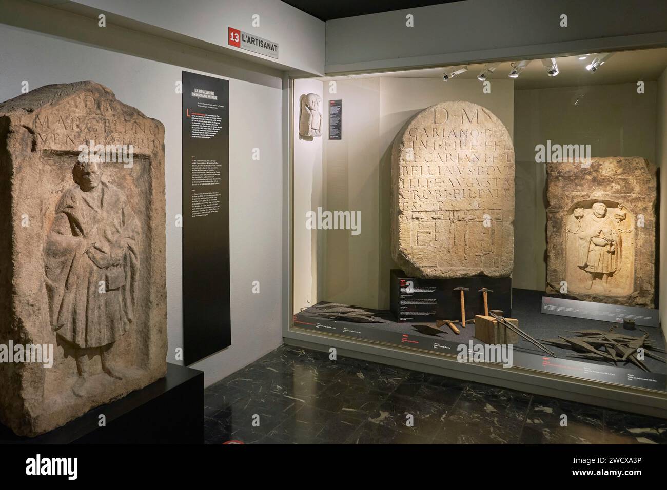 France, Moselle, Metz, le musée de la Cour d'Or de Metz Métropole, collections gallo romaines, salle des métiers Banque D'Images