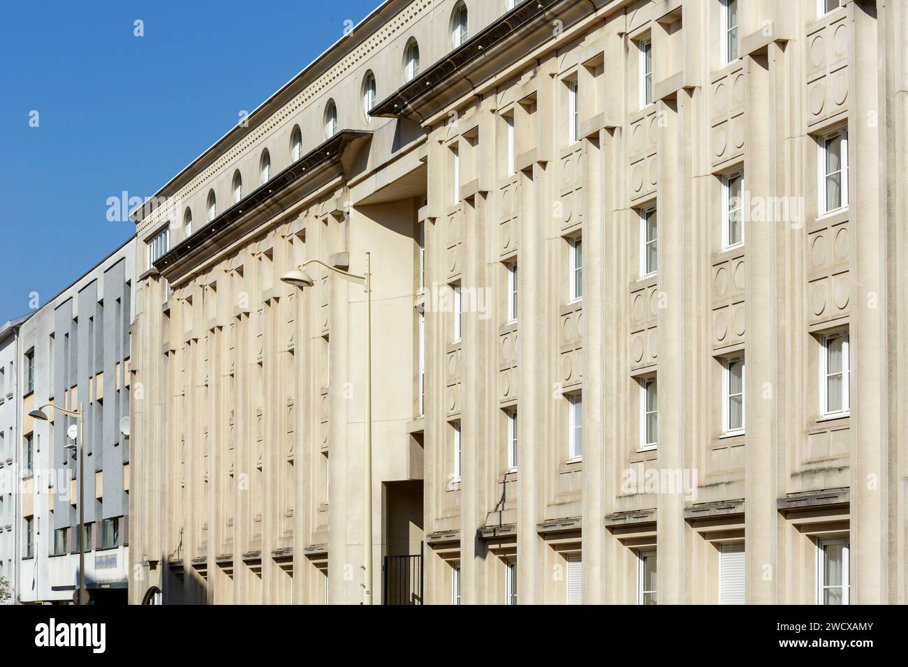 France, Meurthe et Moselle, Nancy, façade de la Maison des Elèves de Mines Nancy (maison des élèves de l'école des Mines Nancy) immeuble d'appartements pour étudiants situé rue du Président Maurice Schuman Banque D'Images