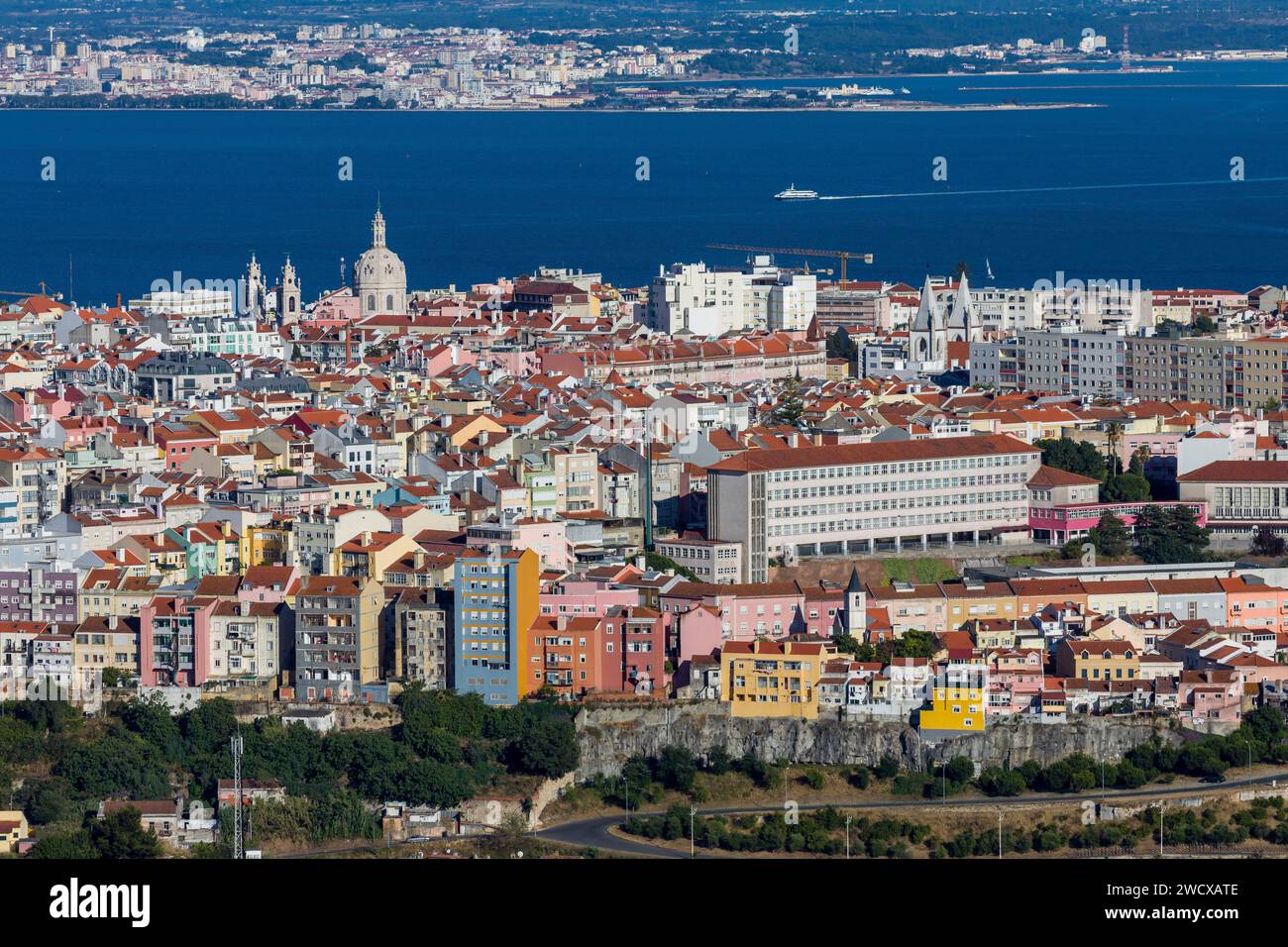 Portugal, Lisbonne, Monsanto Park, point de vue de l'ancien restaurant Monsanto Panorâmico, ville ​​view Banque D'Images