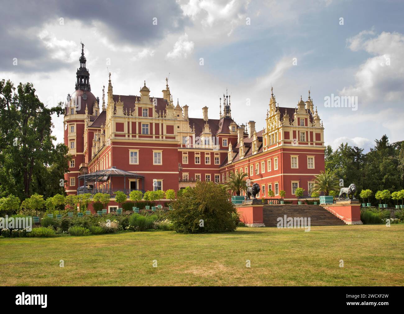 Nouveau château au parc de Muskau (parc Muzakowski) près de Bad Muskau. Patrimoine mondial de l'UNESCO. Allemagne Banque D'Images