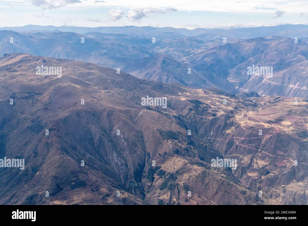 Une vue depuis un avion de la Vallée sacrée près de Cusco dans les Andes au Pérou Banque D'Images
