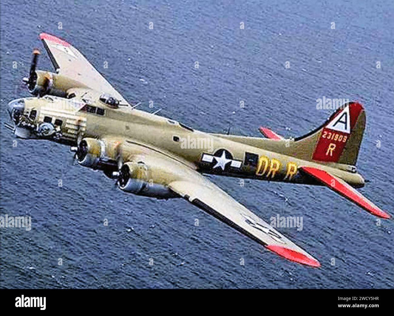 FORTERESSE VOLANTE B-17G surnommée Nine-O-Nine du 323e groupe de bombardement de l'USAAF Banque D'Images