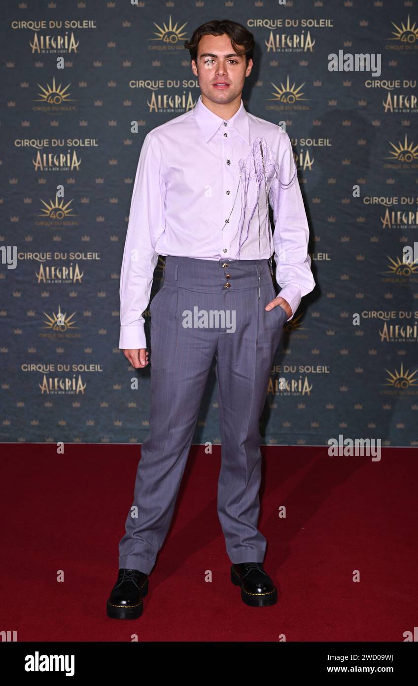 Londres, Royaume-Uni. 17 janvier 2024. Bradley riches arrive à la première européenne de Alegria du Cirque du Soleil, dans Un nouveau jour au Royal Albert Hall, Londres. Crédit : Doug Peters/EMPICS/Alamy Live News Banque D'Images