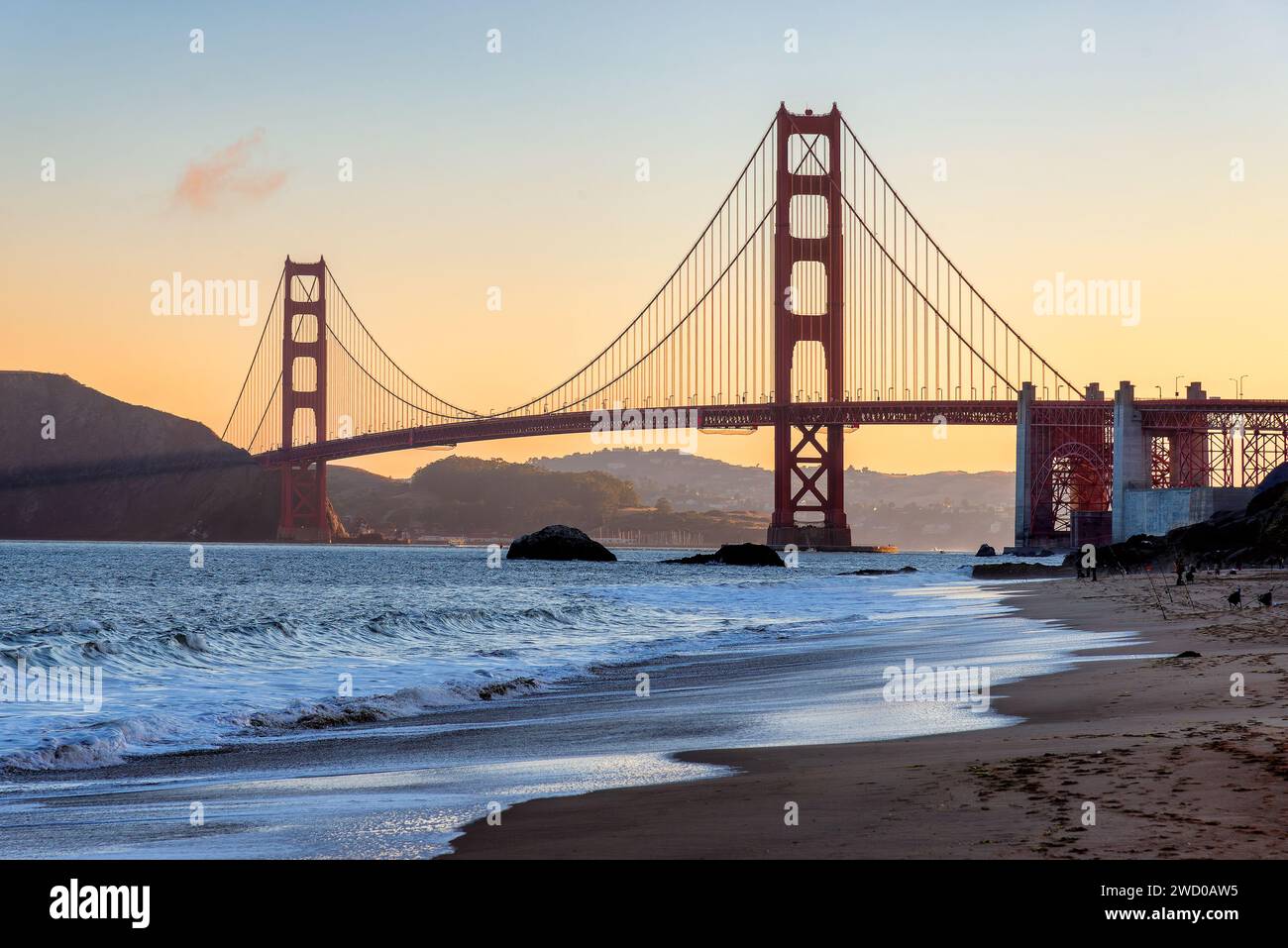 Lever de soleil au Golden Gate Bridge à San Francisco, Californie Banque D'Images