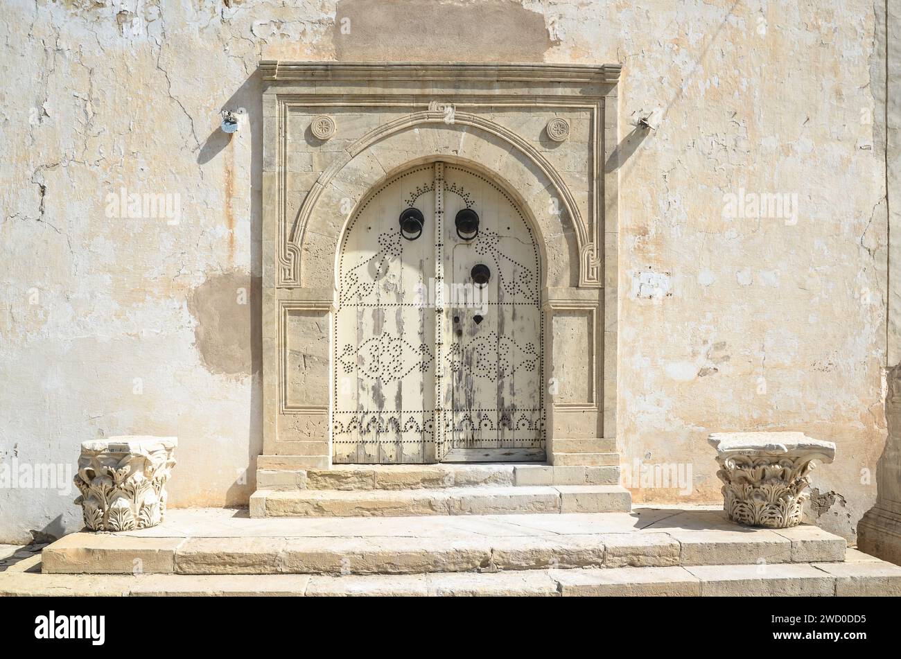 Porte traditionnelle (porte), une des entrées de la kasbah (forteresse), Sousse, Tunisie. Banque D'Images