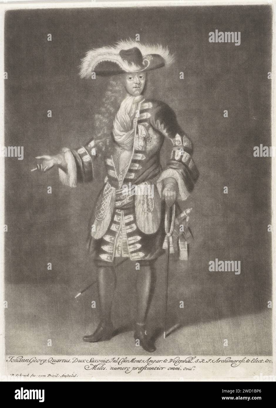 Portrait de Johan Georg IV van Saksen, Pieter Schenk (I), 1670 - 1713 tirage Johan Georg IV, électeur de Saxe, avec un chapeau à plumes et une perruque. Dans la main un bâton. Tête de gravure papier Amsterdam : chapeau (+ vêtements pour hommes). gants, mitaines, etc Banque D'Images