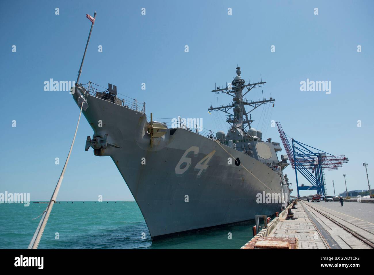 Le destroyer à missiles guidés USS Carney est percé à Odessa, en Ukraine. Banque D'Images
