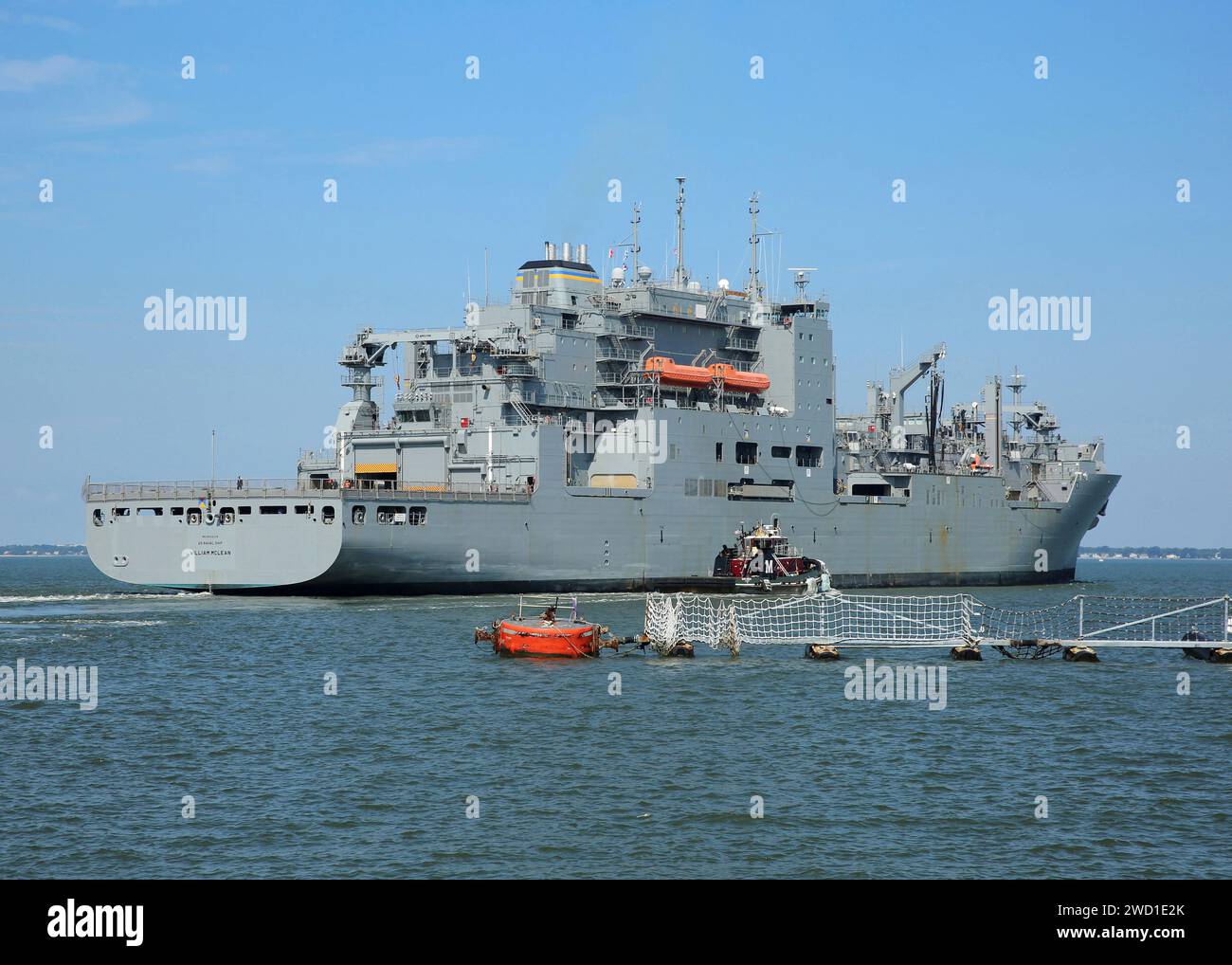 Le navire de cargaison sèche et de munitions USNS William McLean se met en route. Banque D'Images