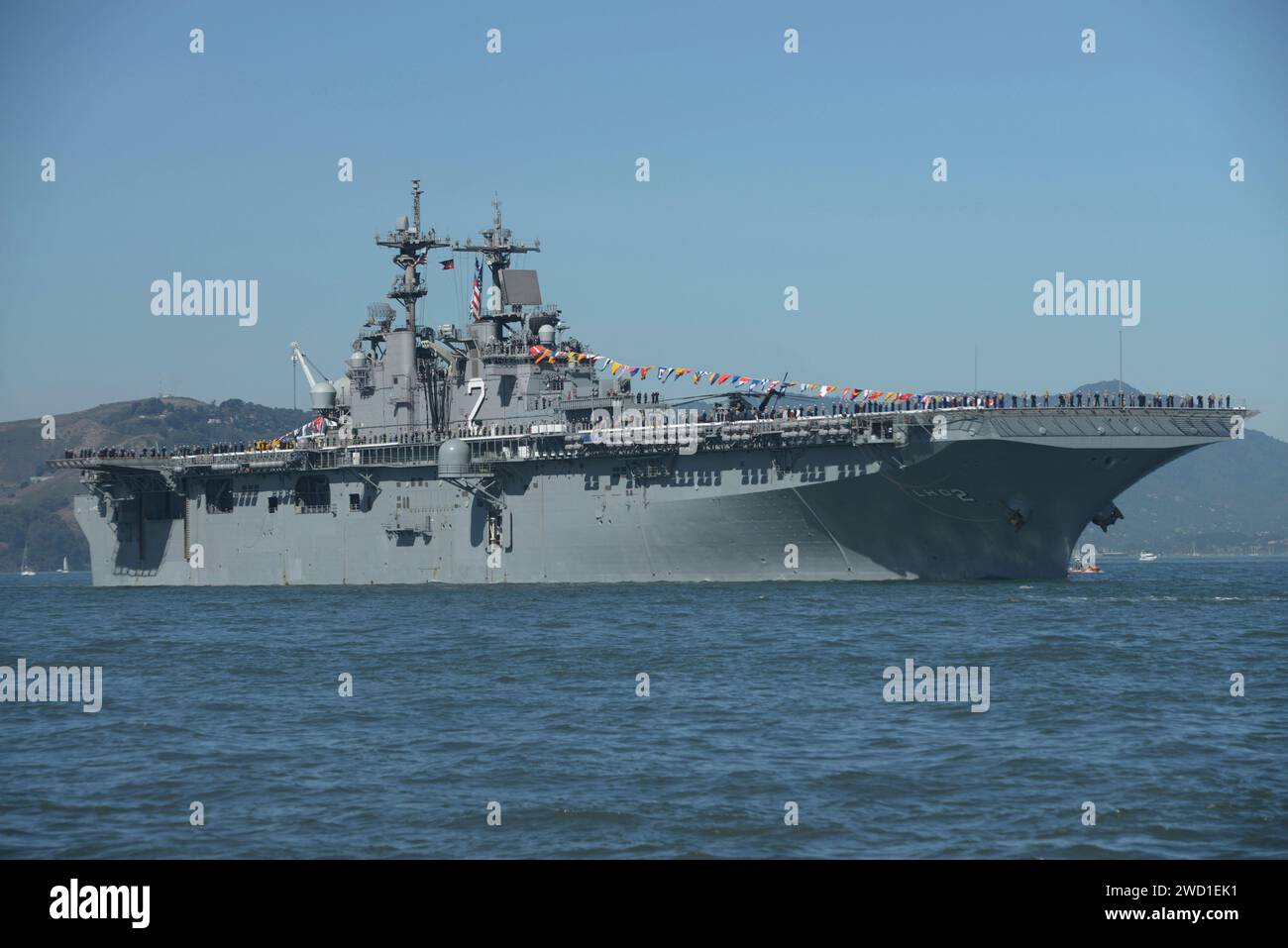 Le navire d'assaut amphibie de classe Wasp USS Essex ouvre la voie lors de la Fleet week San Francisco 2017. Banque D'Images
