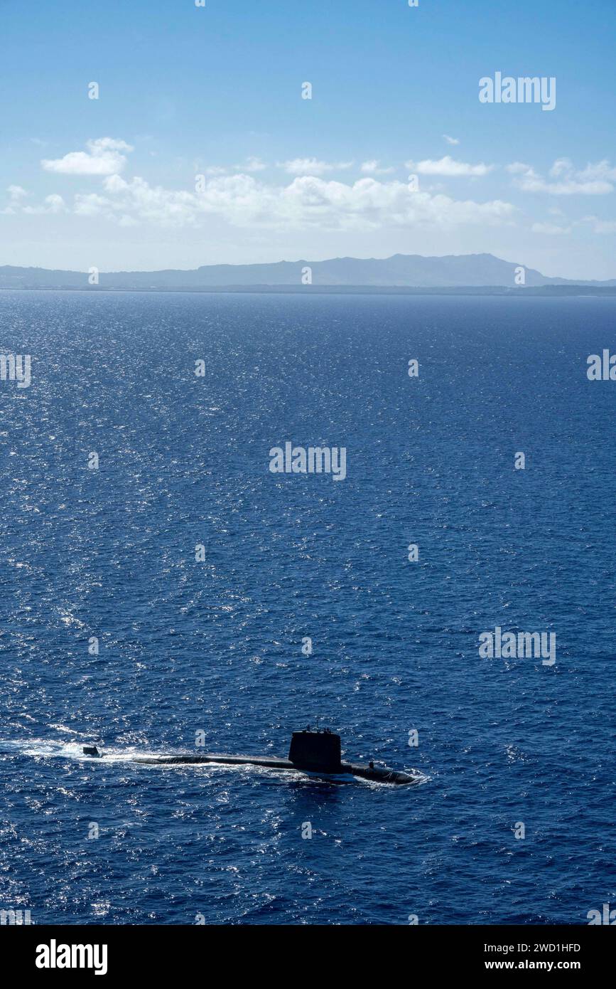 Le sous-marin nucléaire FS Emeraude de la marine française de classe Rubis au large de Guam. Banque D'Images
