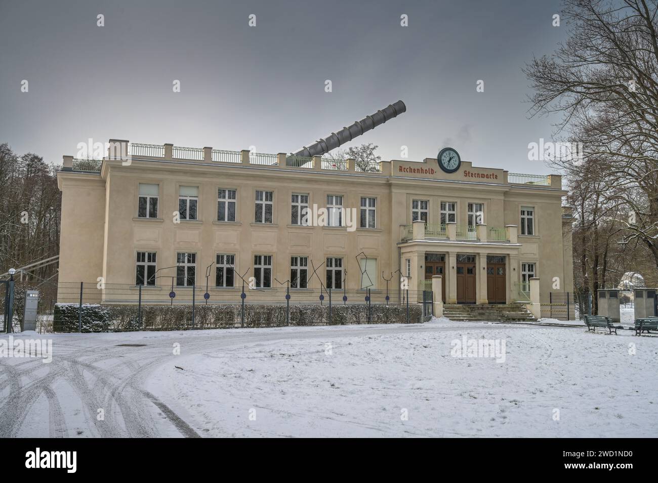 Archenhold Sternwarte im Winter, Alt-Treptow, Treptower Park, Treptow, Treptow-Köpenick, Berlin, Deutschland Banque D'Images