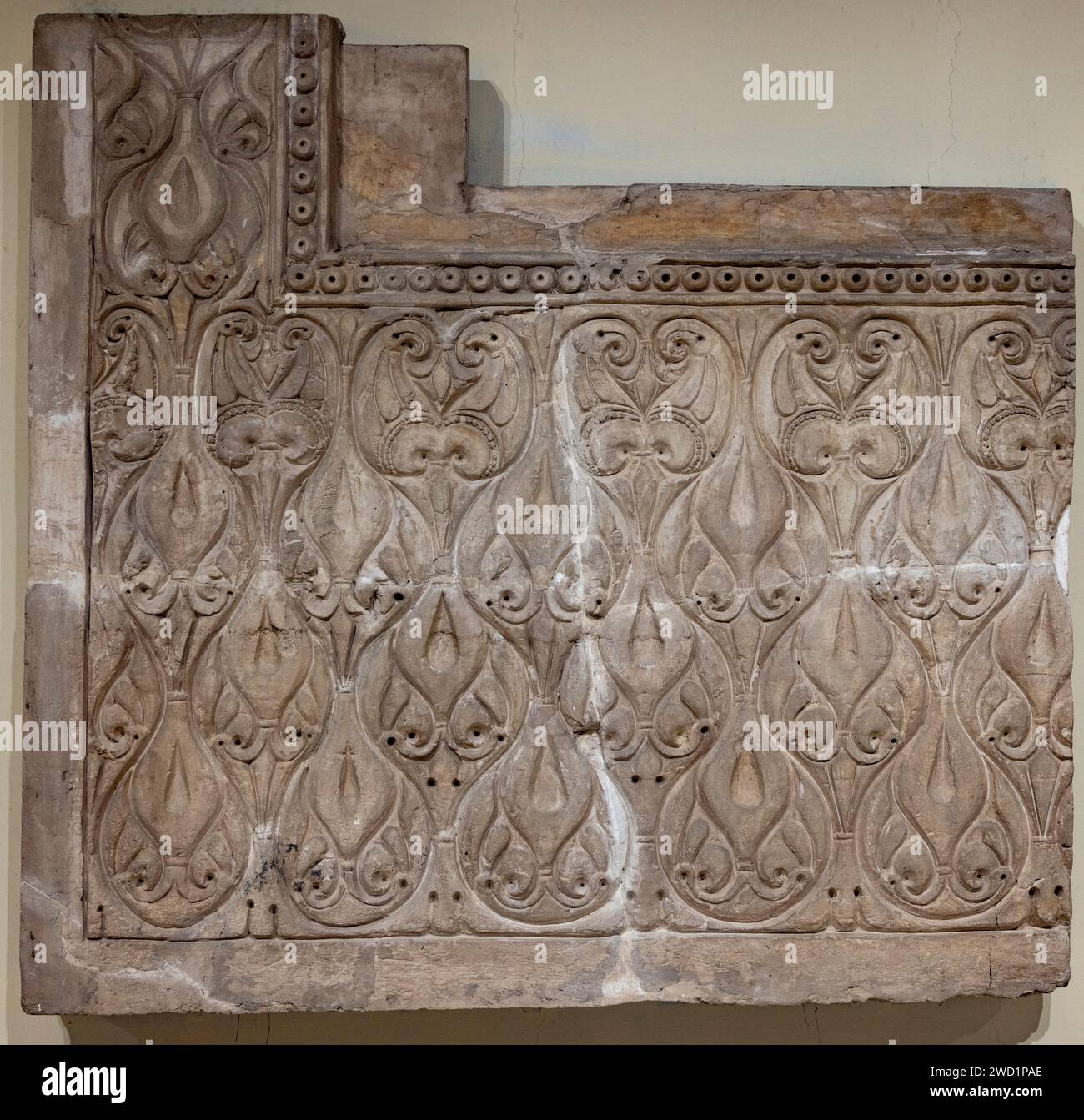 Stuc biseauté de l'architecture domestique à Abbasside Samarra, 9e siècle, aujourd'hui au musée de l'Irak, Bagdad Banque D'Images