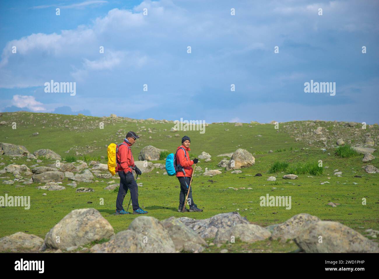 Sur l'un des trek de randonnée beutiful au Cachemire, Grand Lac. Ce lac au-dessus de 3000 mètres de la mer. Le lac fait partie de l'Himalaya. Banque D'Images