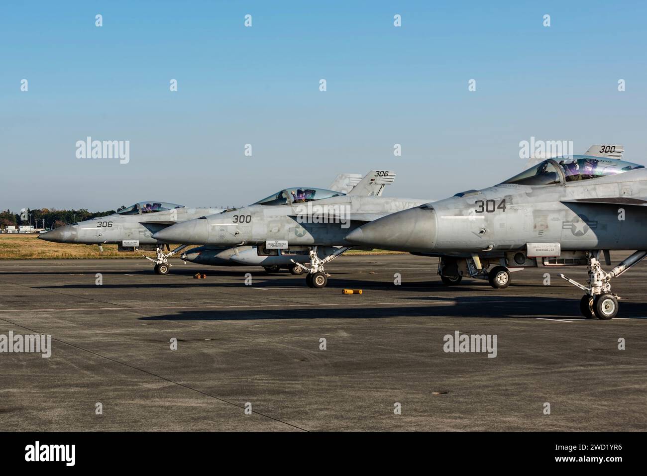 F/A-18E Super Hornets prêt à quitter la Naval Air Facility Atsugi, Japon. Banque D'Images