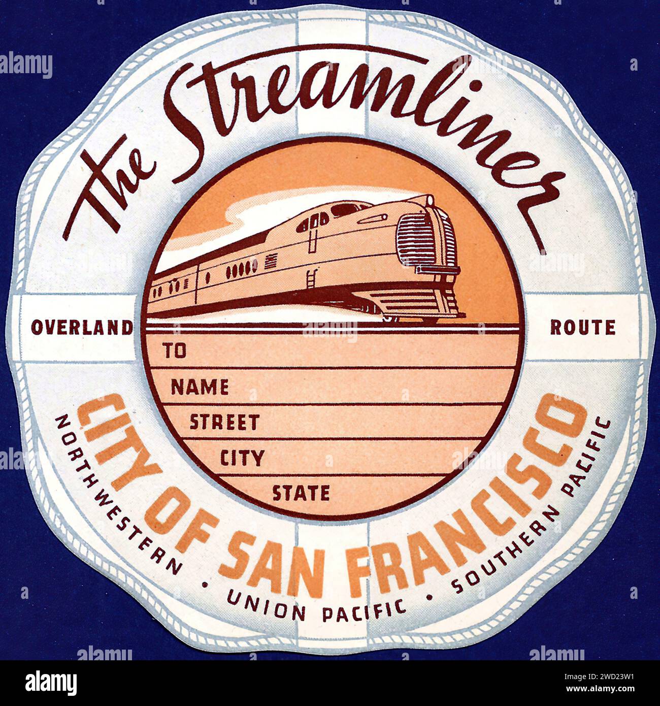 "LA VILLE DE San FRANCISCO" cette étiquette présente le Streamliner "ville de San Francisco", utilisant le même format rond et la même typographie distinctive que ses homologues. L'image du train traduit sa nature épurée, et le choix des couleurs reflète l'identité de San Francisco. Il perpétue la tradition moderniste, mettant en valeur la forme élégante du train et la fascination de l'époque pour la vitesse et le progrès. La palette de couleurs est chaleureuse et invitante, similaire à l'étiquette « City of Los Angeles », indicative du climat californien. Banque D'Images