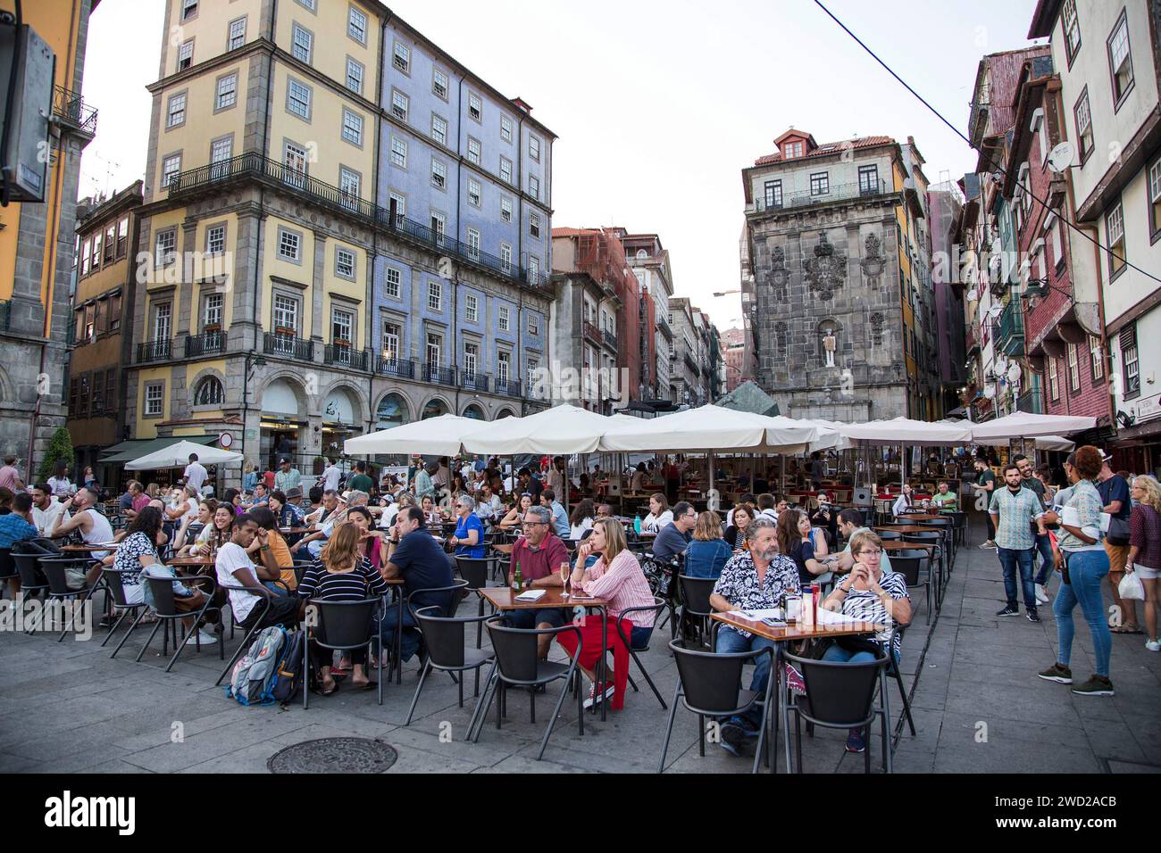 Porto, place Ribeira Banque D'Images