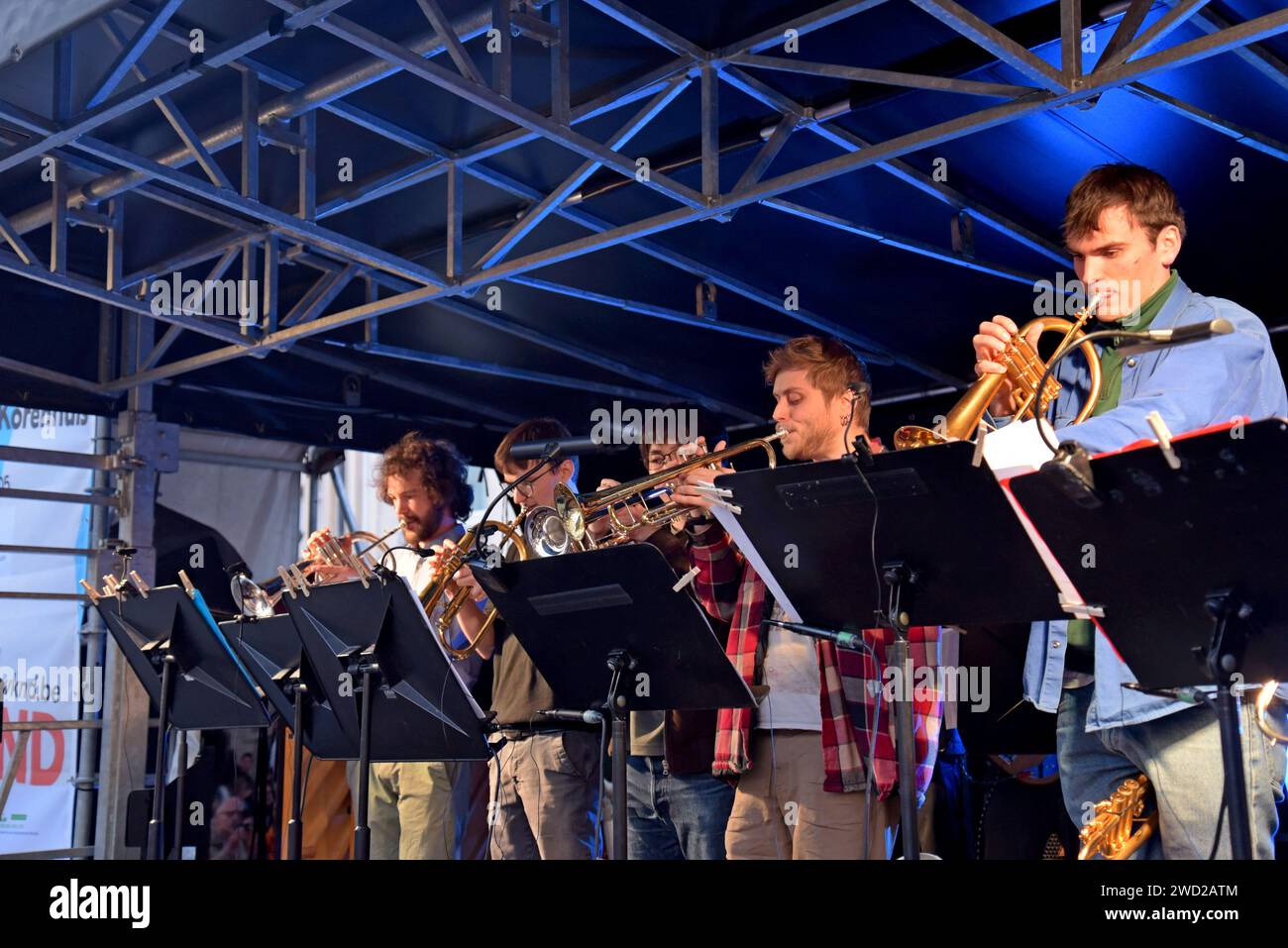 Brussels Jazz Trompets sur la scène de la place de la Vieille Halle aux blés au Brussels Jazz Festival, mai 2023 Banque D'Images