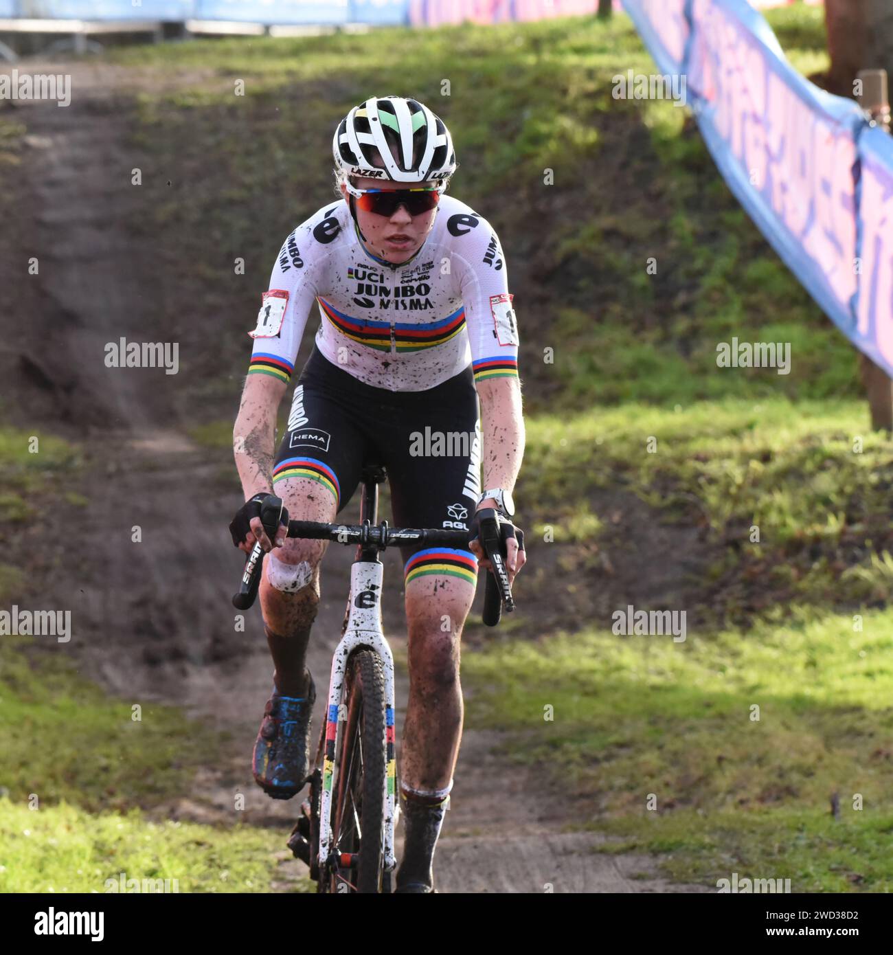 Championne du monde élite féminine en titre de cyclo cross FEM van Empel des pays-Bas Banque D'Images