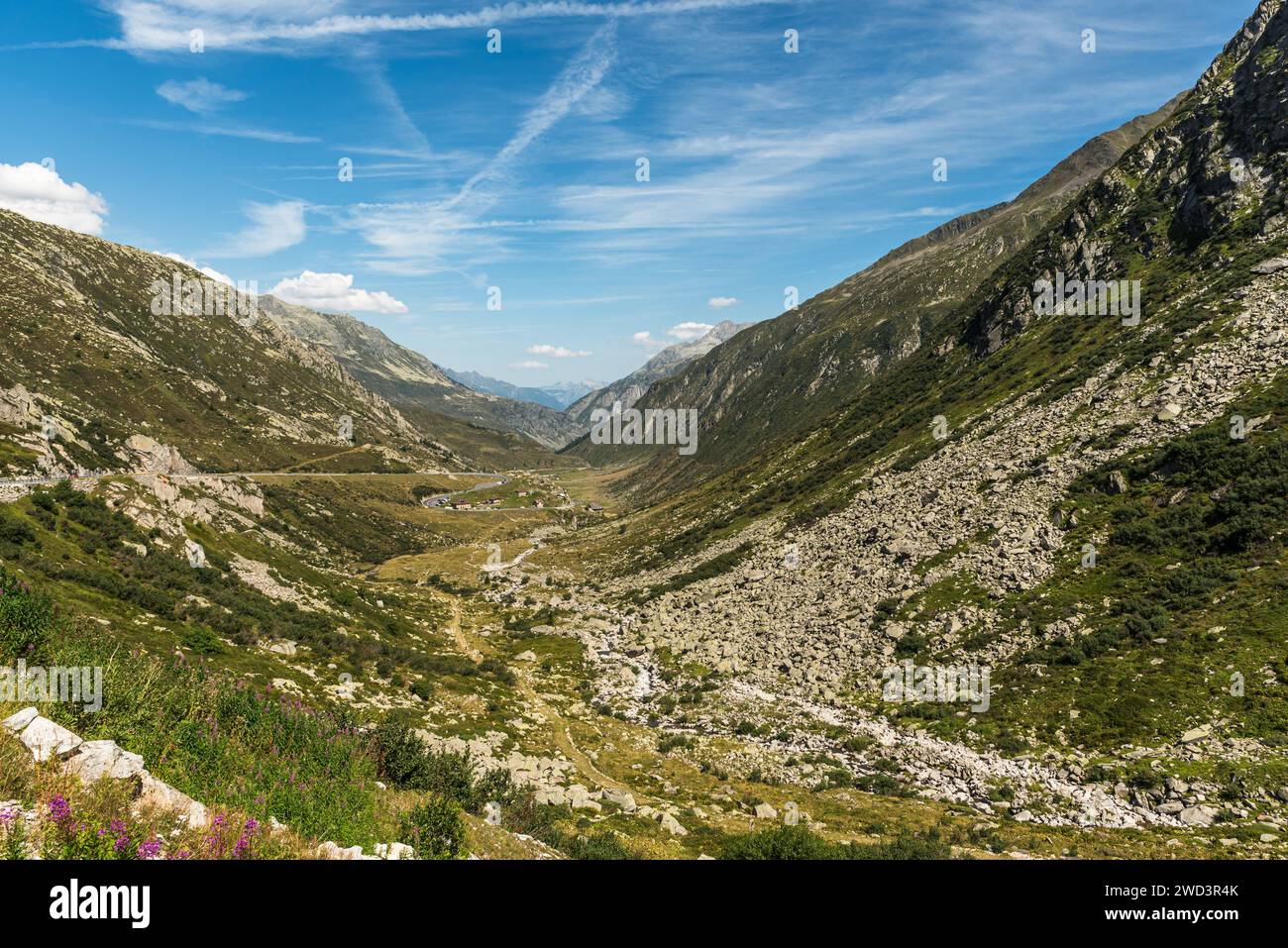 Panorama de montagne au col du Gothard, Canton d'Uri, Suisse Banque D'Images