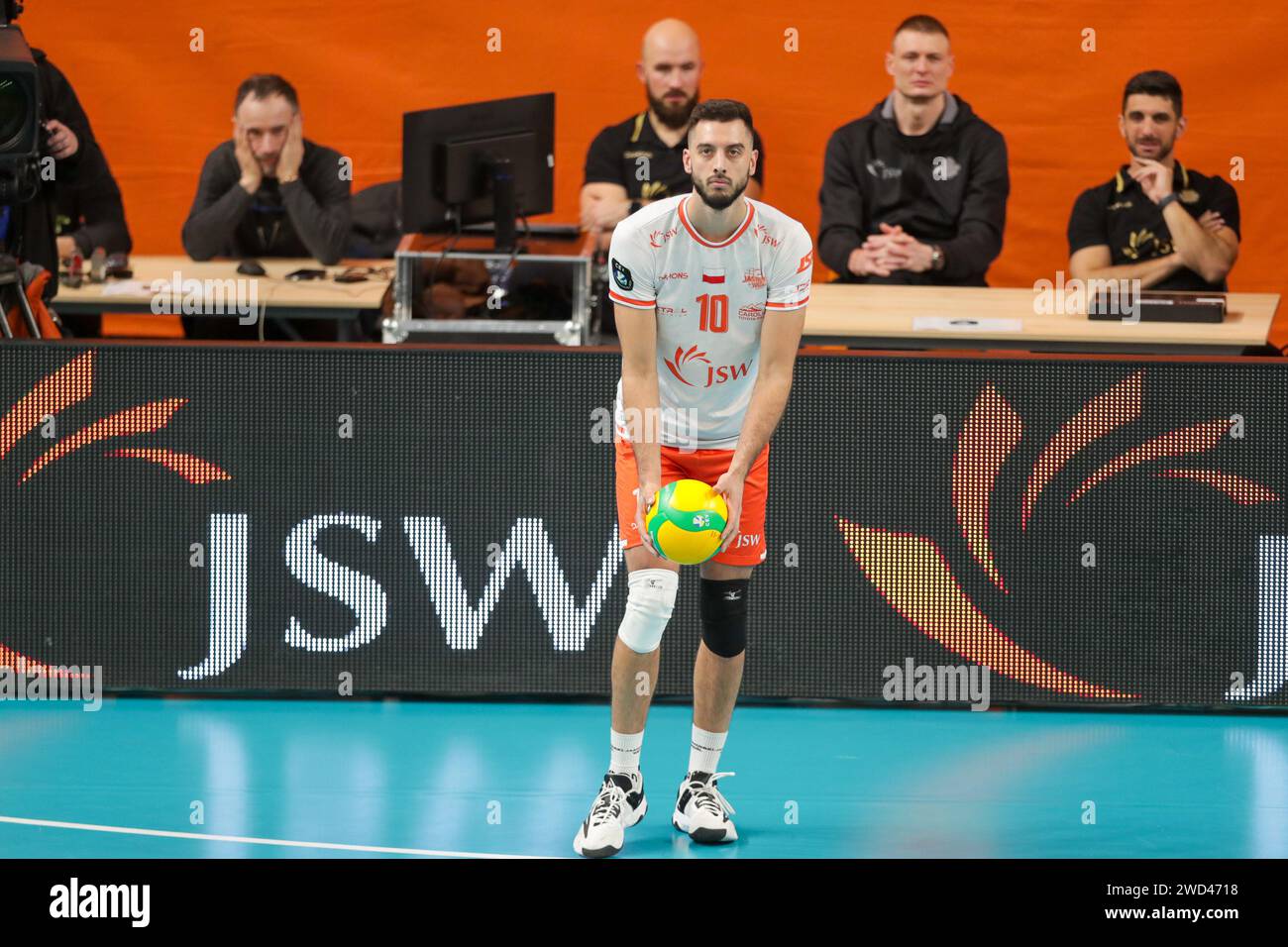 Jatrzebie Zdroj, Pologne. 17 janvier 2024. Ryan Joseph Sclater de Jastrzebski Wegiel vu en action lors du match de volley 2024 de la Ligue des champions CEV entre Jastrzebski Wegiel et SVG Luneburg à Hall ( jastrzebski-Zdroj). Score final ; Jastrzebski Wegiel 3:0 (25:17, 25:16, 25:19) SVG Luneburg. (Photo Grzegorz Wajda/SOPA Images/Sipa USA) crédit : SIPA USA/Alamy Live News Banque D'Images