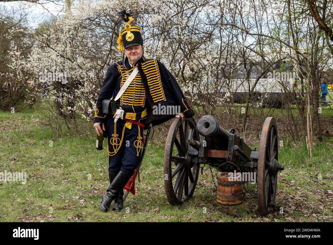 Un traditionaliste vêtu de vêtements hussards. La bataille de Tapiobicske est la révolution de 1848-49 et la guerre d'indépendance. Tápióbicske - Hongrie 04.04. Banque D'Images