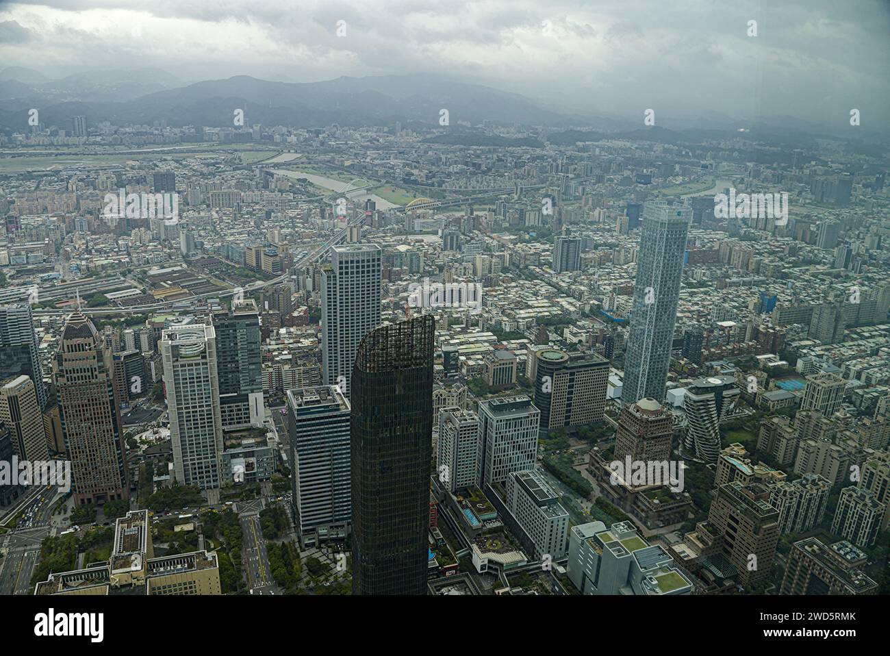 Vue sur la ville de Taipei depuis le haut du bâtiment de 101. Banque D'Images