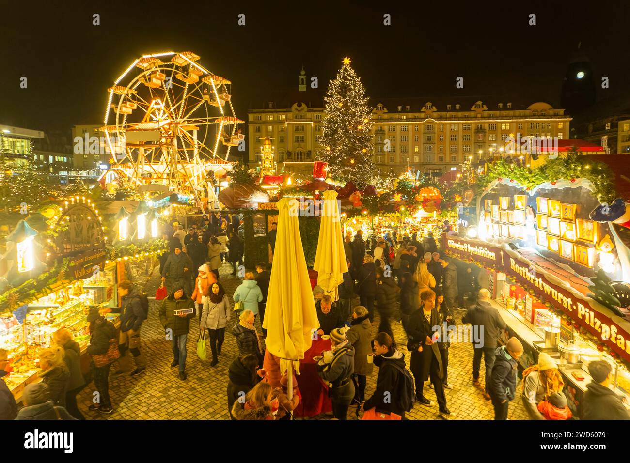Le Dresden Striezelmarkt est un marché de Noël à Dresde. Il a lieu à l
