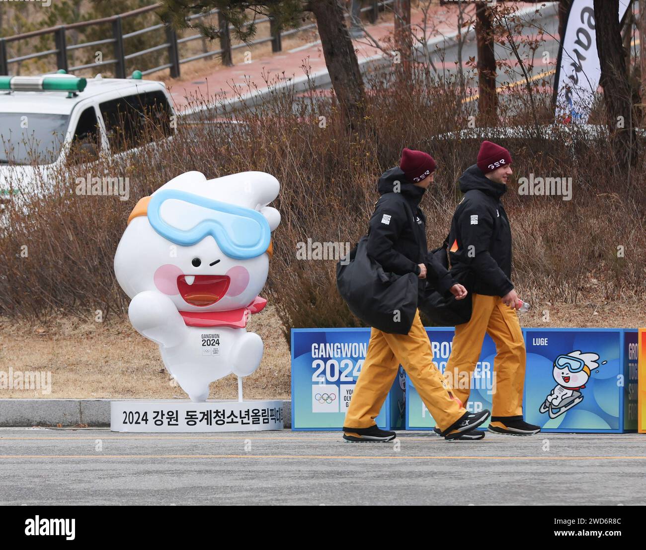 Gangneung, Corée du Sud. 18 janvier 2024. Mascotte Moongcho est vue dans le village des Jeux Olympiques de la Jeunesse d'hiver (JOJ) de 2024, à Gangneung, en Corée du Sud, le 18 janvier 2024. Crédit : Yao Qilin/Xinhua/Alamy Live News Banque D'Images