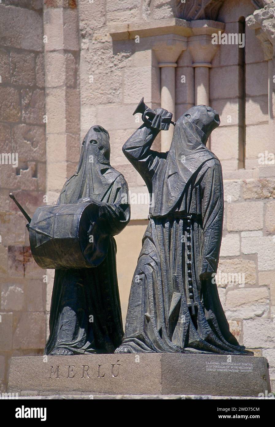 MONUMENTO AL MERLU O A LA COFRADIA DE JESUS DE NAZARERO -1996 - BRONCE PATINADO. Auteur : ANTONIO PEDRERO YEBOLES (1939-). Emplacement : EXTÉRIEUR. Zamora. ESPAGNE. Banque D'Images