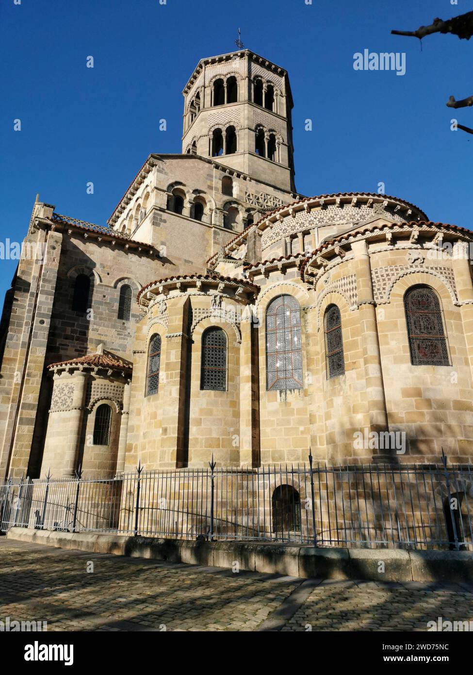 L'abbaye-église Saint-Austremoine à Issoire. La plus grande église romane de Basse-Auvergne, France Banque D'Images