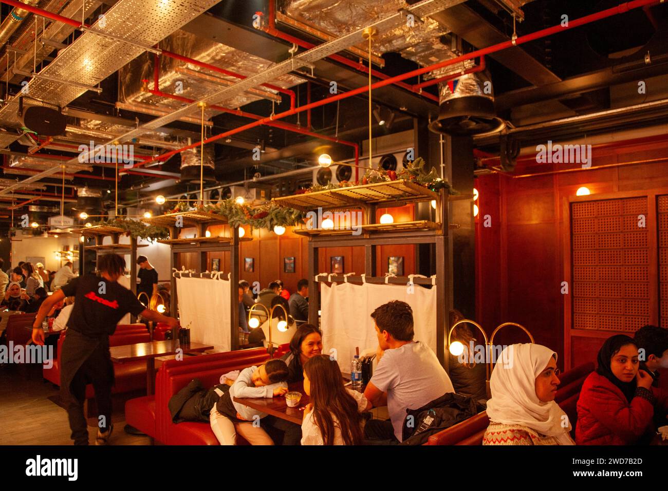 Battersea Power Station Arcade Food Hall à Londres, Royaume-Uni Banque D'Images