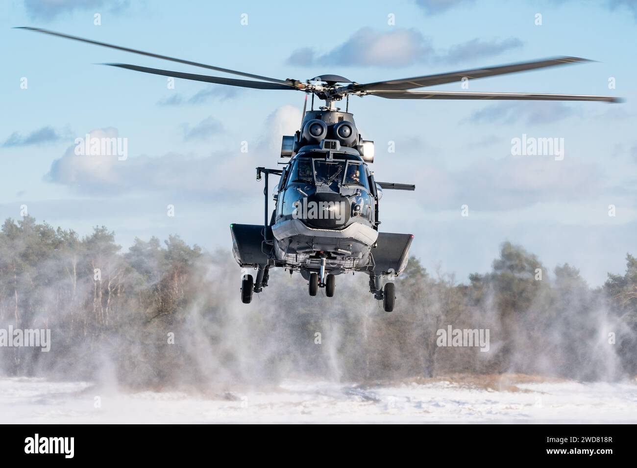 Un hélicoptère militaire Eurocopter AS532 Cougar du 300e escadron de la Rpyal Netherlands Air Force. Banque D'Images