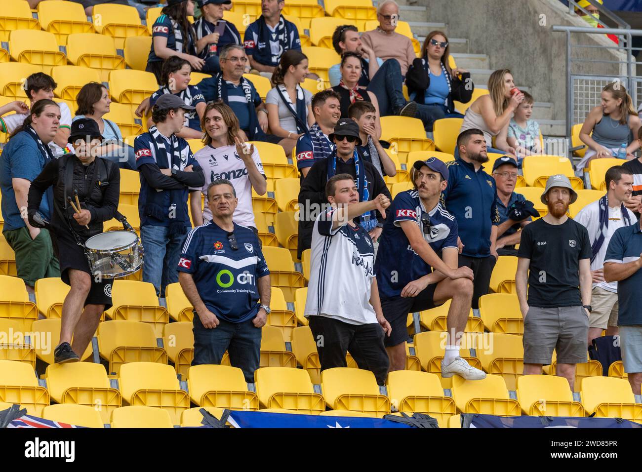 Wellington, Nouvelle-Zélande. 19 janvier 2024. Les fans de Melbourne Victory ne sont pas impressionnés que leur but soit refusé. Wellington Phoenix v Melbourne Victory. A-League Men. Sky Stadium. Wellington. Nouvelle-Zélande (Joe SERCI/SPP) crédit : SPP Sport Press photo. /Alamy Live News Banque D'Images