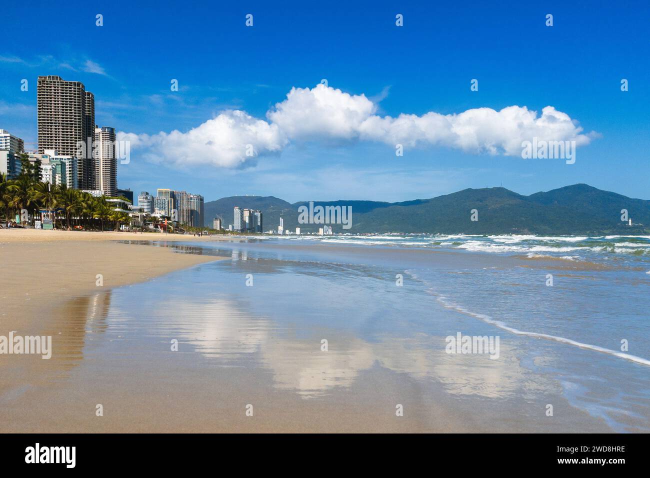 Paysage de My Khe Beach situé à Da Nang, centre du Vietnam Banque D'Images