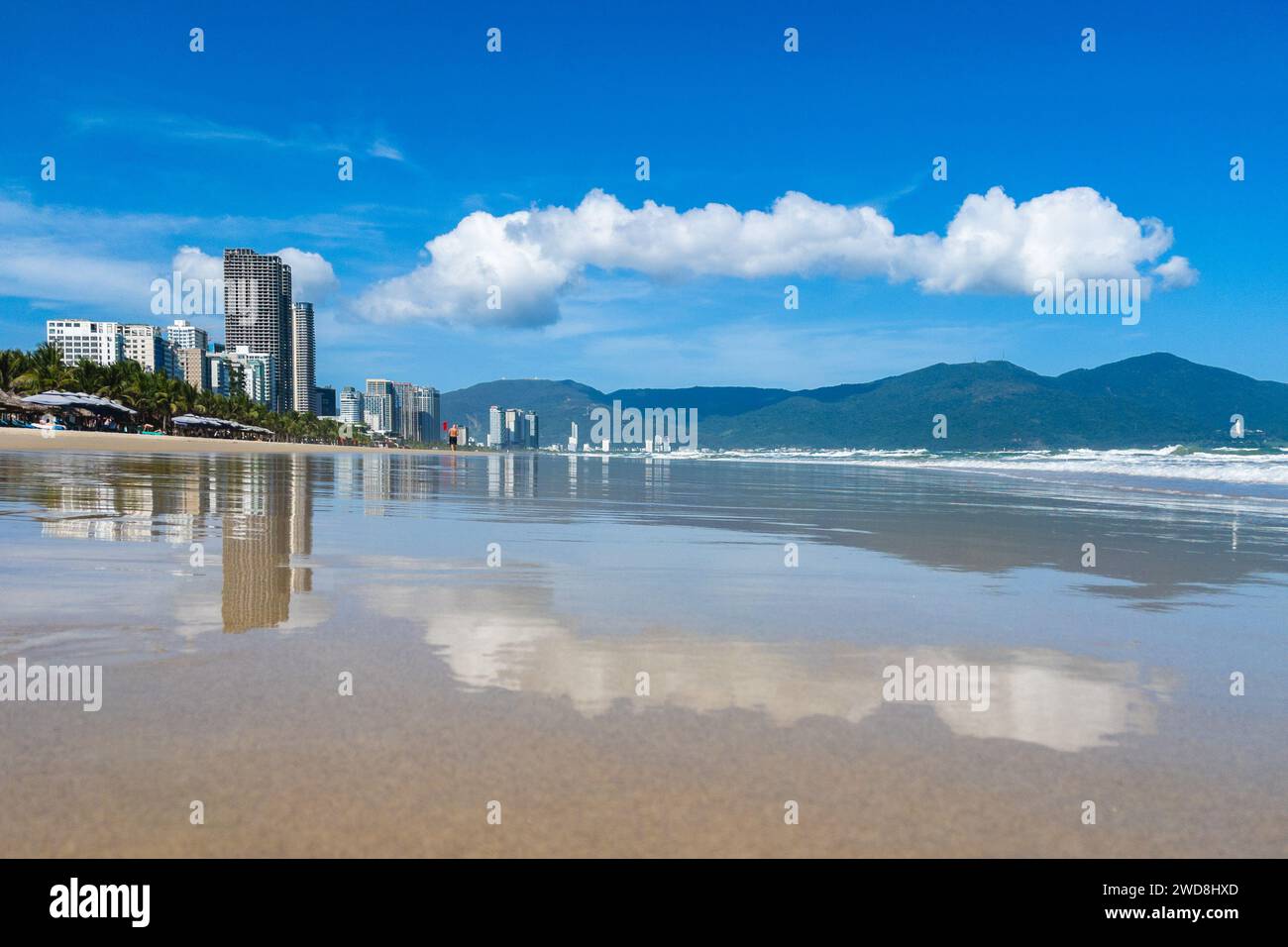 Paysage de My Khe Beach situé à Da Nang, centre du Vietnam Banque D'Images